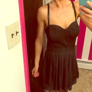 Cute flowy dress with padding